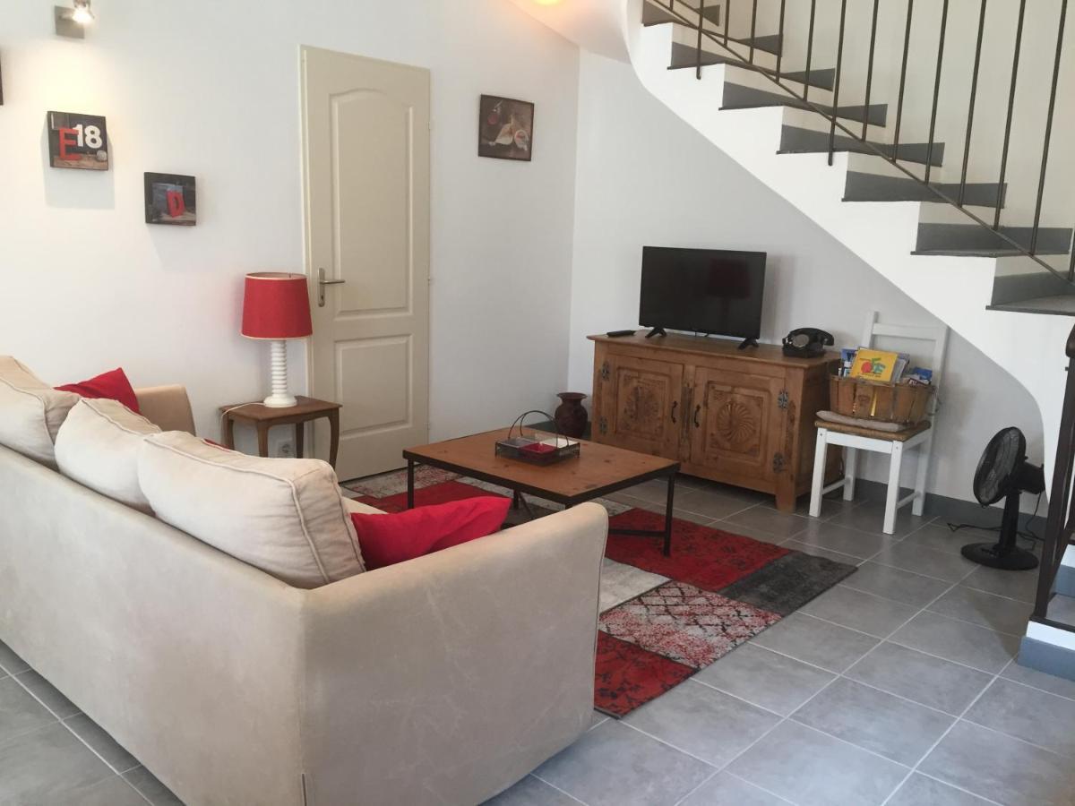 Maison De Vacances Jocelyne Lauris Exterior photo