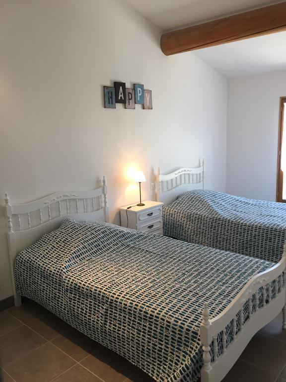 Maison De Vacances Jocelyne Lauris Exterior photo