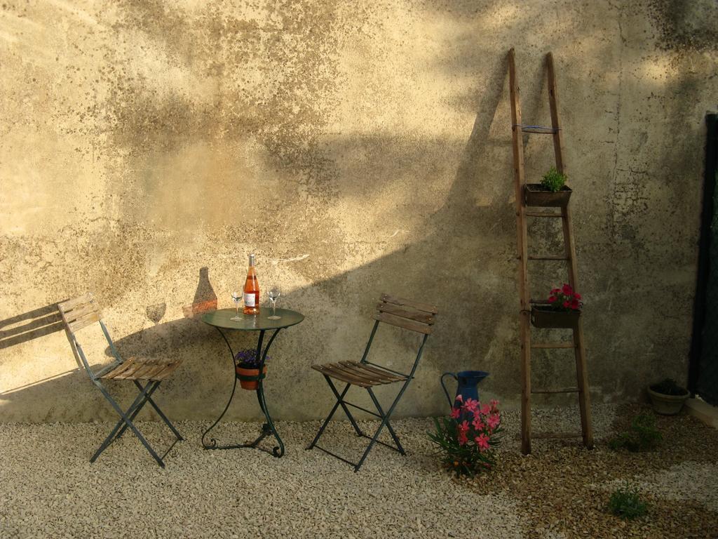 Maison De Vacances Jocelyne Lauris Exterior photo